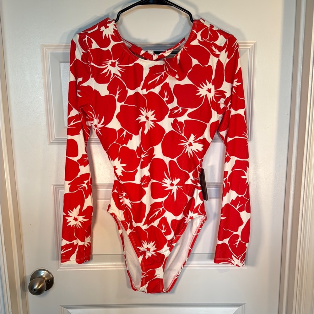 Vince Camuto Red Floral Rash guard Swim 🌺 - Picture 3 of 7